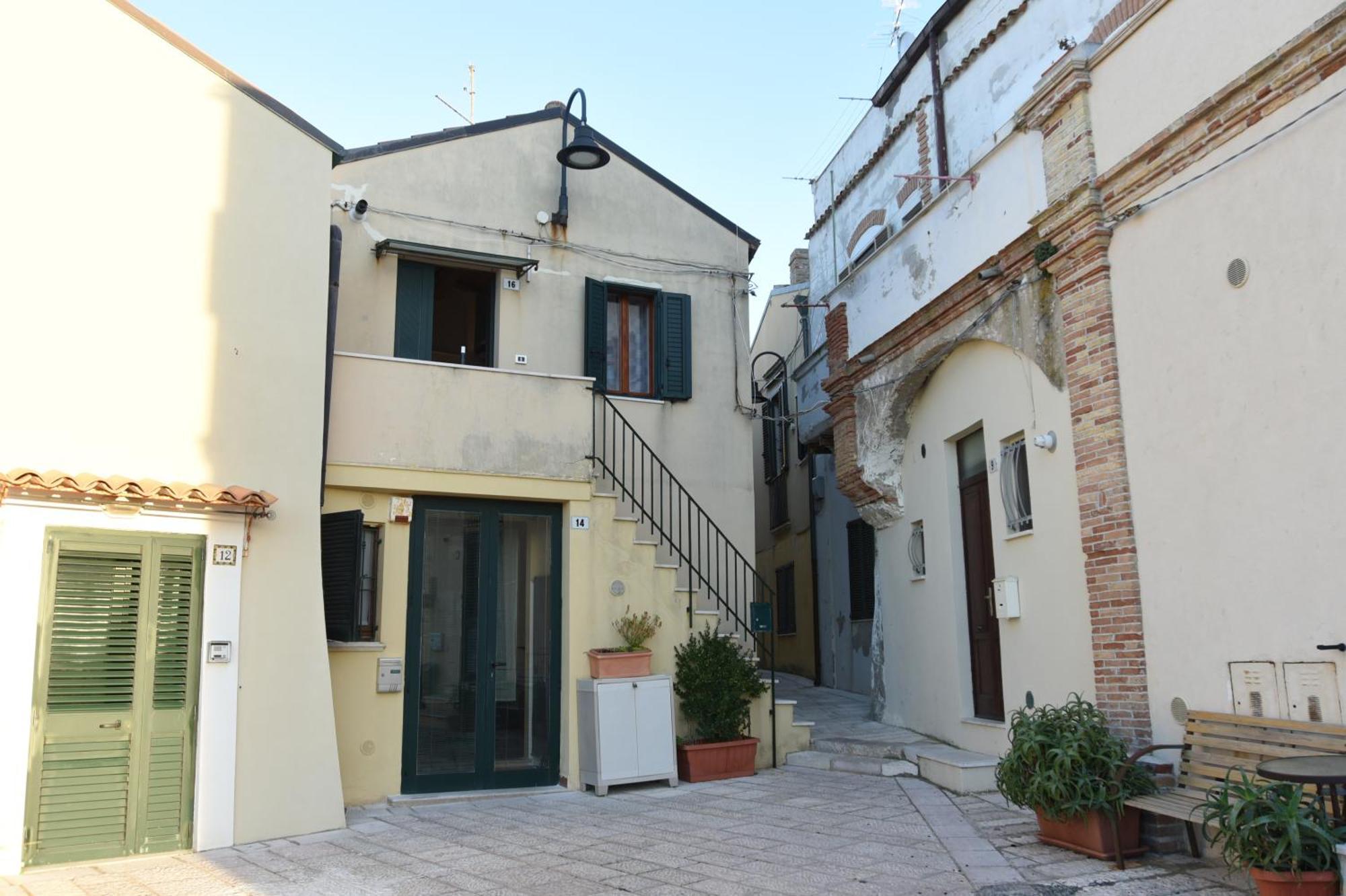 La Casa Di Anna Al Faro Bed and Breakfast Termoli Eksteriør billede